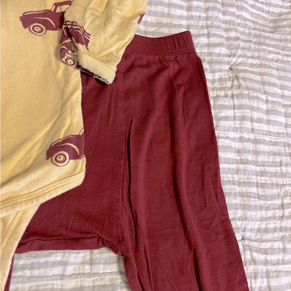 Kate Quinn Red Trucks Set - Picture 4 of 4